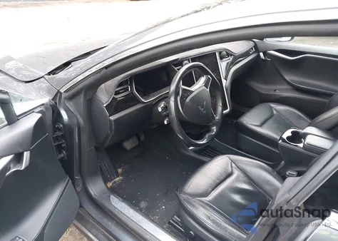 2015 Tesla Model S 70D/85D/P85D z USA, uszkodzony, nr VIN 5YJSA1E28FF109175